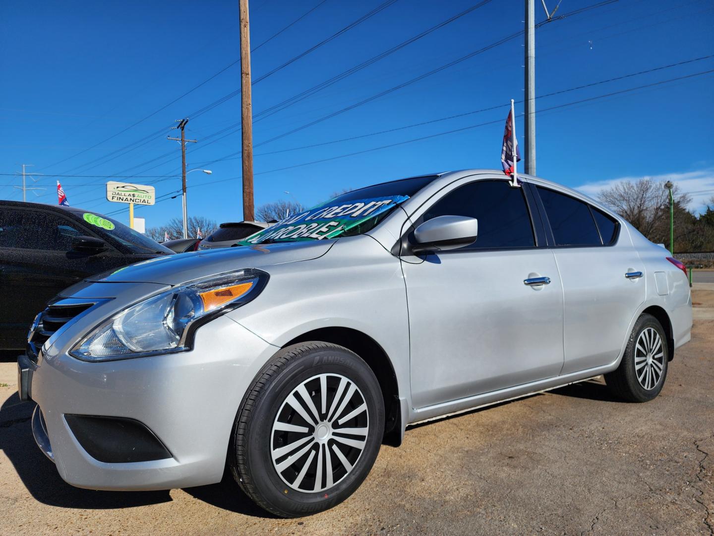 2019 SILVER Nissan Versa SV (3N1CN7AP0KL) , AUTO transmission, located at 2660 S.Garland Avenue, Garland, TX, 75041, (469) 298-3118, 32.885551, -96.655602 - Photo#7